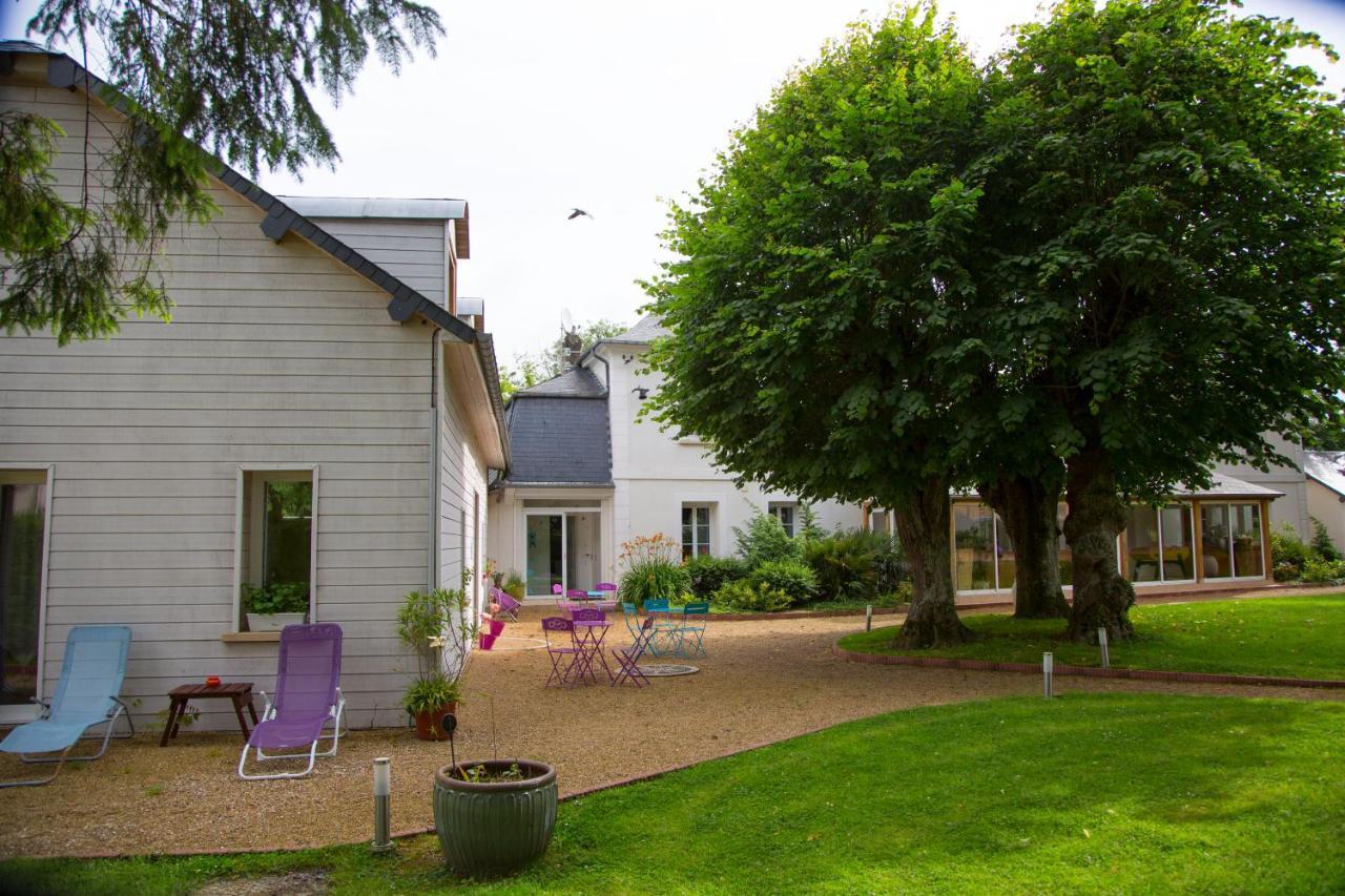 Bed and Breakfast Le Petit Manoir Farceaux Exterior foto